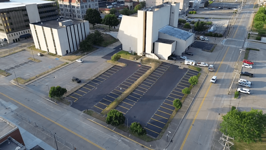 4 Signs It Is Time To Repair Your Driveway or Parking Lot